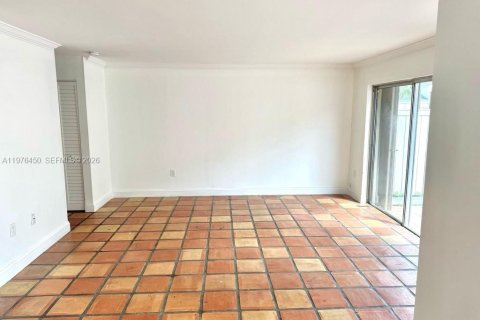 House in Miami, Florida 2 bedrooms, 92.9 sq.m. № 2052904 - photo 7