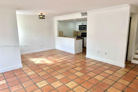 House in Miami, Florida 2 bedrooms, 92.9 sq.m. № 2052904 - photo 5