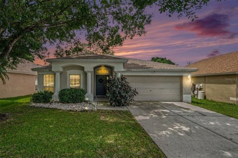 House in Riverview, Florida 3 bedrooms, 141.68 sq.m. № 2322598