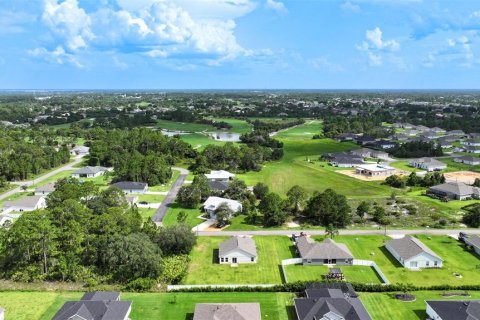 House in Sebring, Florida 3 bedrooms, 121.24 sq.m. № 2277886 - photo 6