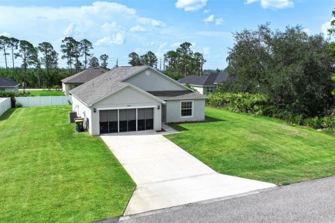 House in Sebring, Florida 3 bedrooms, 121.24 sq.m. № 2277886 - photo 2