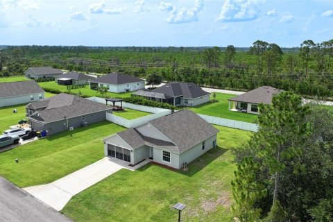 House in Sebring, Florida 3 bedrooms, 121.24 sq.m. № 2277886 - photo 3