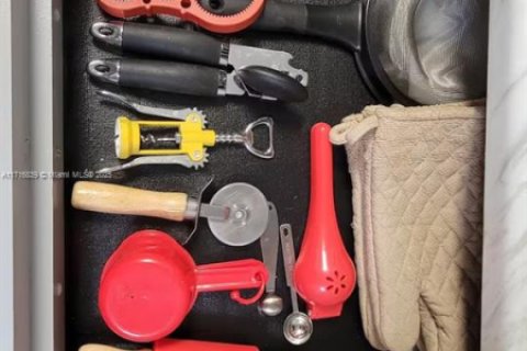 Купить кондоминиум в Тампа, Флорида 1 спальня, № 1939696 - фото 10