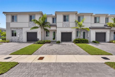 Adosado en venta en Homestead, Florida, 3 dormitorios, 157.38 m2 № 2320013 - foto 2