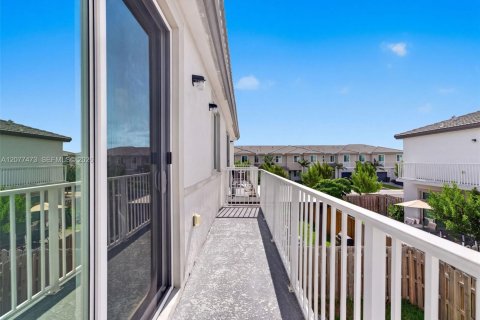 Adosado en venta en Homestead, Florida, 3 dormitorios, 157.38 m2 № 2320013 - foto 24