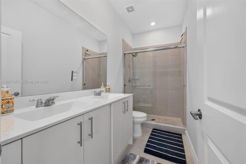 Adosado en venta en Homestead, Florida, 3 dormitorios, 157.38 m2 № 2320013 - foto 23
