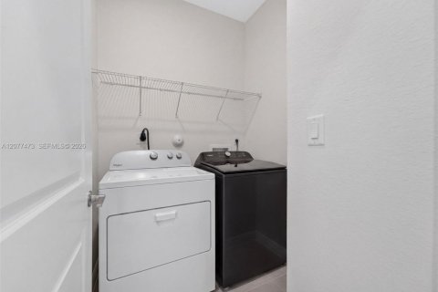 Adosado en venta en Homestead, Florida, 3 dormitorios, 157.38 m2 № 2320013 - foto 14