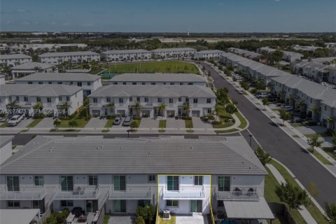 Adosado en venta en Homestead, Florida, 3 dormitorios, 157.38 m2 № 2320013 - foto 25