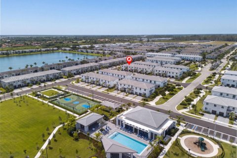 Adosado en venta en Homestead, Florida, 3 dormitorios, 157.38 m2 № 2320013 - foto 3