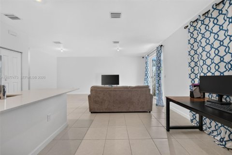 Adosado en venta en Homestead, Florida, 3 dormitorios, 157.38 m2 № 2320013 - foto 10