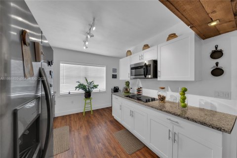 Villa ou maison à vendre à Hialeah, Floride: 3 chambres, 130.34 m2 № 2045702 - photo 5