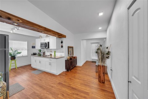 Villa ou maison à vendre à Hialeah, Floride: 3 chambres, 130.34 m2 № 2045702 - photo 18