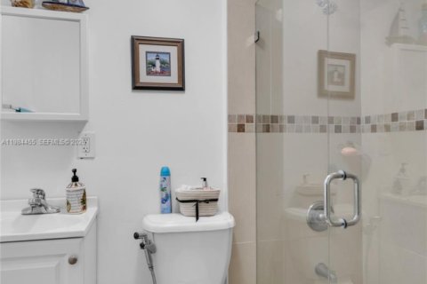 Villa ou maison à vendre à Hialeah, Floride: 3 chambres, 130.34 m2 № 2045702 - photo 19