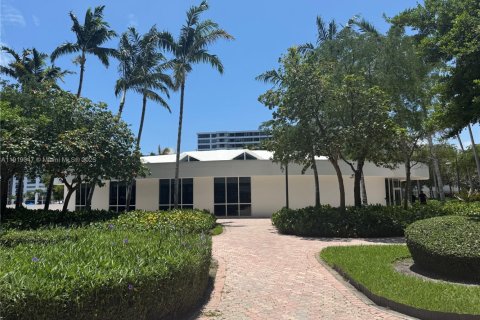 Condo in Hallandale Beach, Florida, 1 bedroom  № 2082666 - photo 23