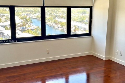 Condo in Hallandale Beach, Florida, 1 bedroom  № 2082666 - photo 12