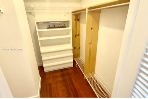 Condo in Hallandale Beach, Florida, 1 bedroom  № 2082666 - photo 10