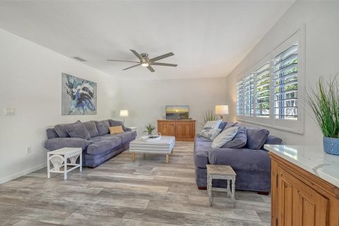 Condo in Sarasota, Florida, 2 bedrooms  № 2096535 - photo 7