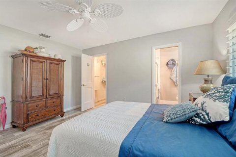 Condo in Sarasota, Florida, 2 bedrooms  № 2096535 - photo 18