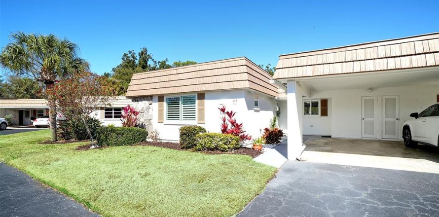 Condo in Sarasota, Florida, 2 bedrooms  № 2096535