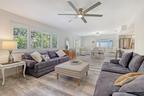 Condo in Sarasota, Florida, 2 bedrooms  № 2096535 - photo 8