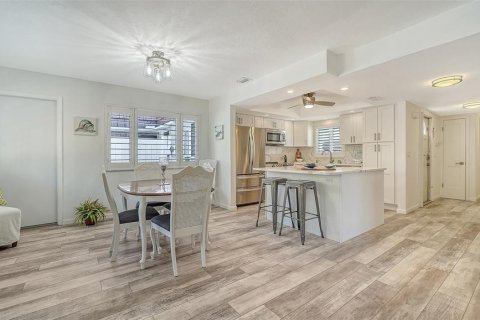 Condo in Sarasota, Florida, 2 bedrooms  № 2096535 - photo 10