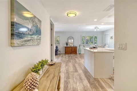 Condo in Sarasota, Florida, 2 bedrooms  № 2096535 - photo 5