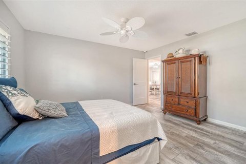 Condo in Sarasota, Florida, 2 bedrooms  № 2096535 - photo 19