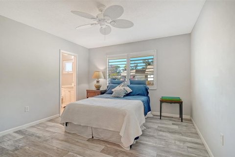 Condo in Sarasota, Florida, 2 bedrooms  № 2096535 - photo 17