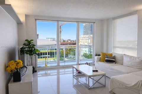 Condominio en venta en Miami Beach, Florida, 1 dormitorio, 75.44 m2 № 2028271 - foto 10
