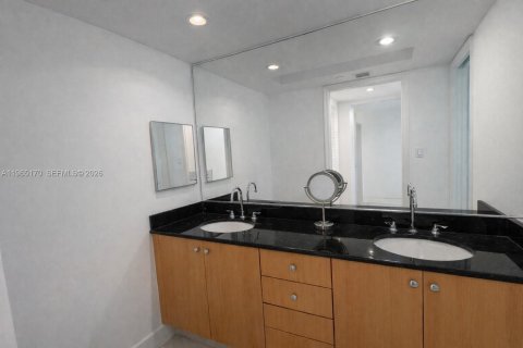 Condominio en venta en Miami Beach, Florida, 1 dormitorio, 75.44 m2 № 2028271 - foto 16