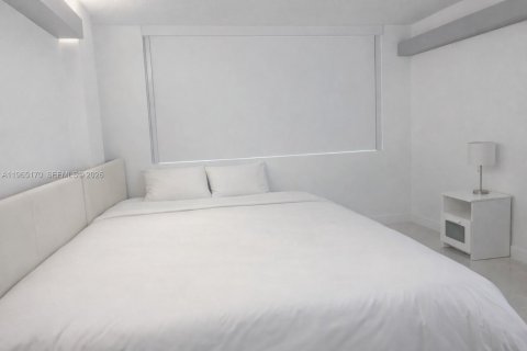 Condominio en venta en Miami Beach, Florida, 1 dormitorio, 75.44 m2 № 2028271 - foto 13