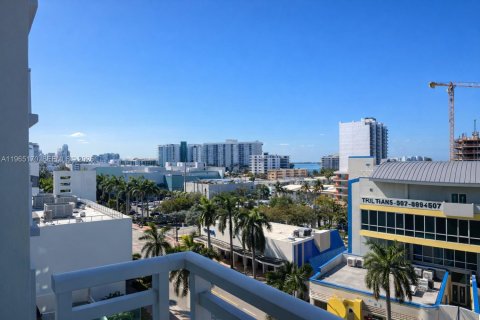 Condominio en venta en Miami Beach, Florida, 1 dormitorio, 75.44 m2 № 2028271 - foto 19