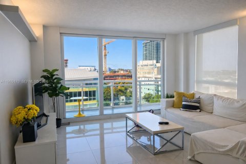 Condominio en venta en Miami Beach, Florida, 1 dormitorio, 75.44 m2 № 2028271 - foto 11