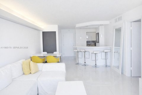 Condominio en Miami Beach, Florida, 1 dormitorio  № 2028271
