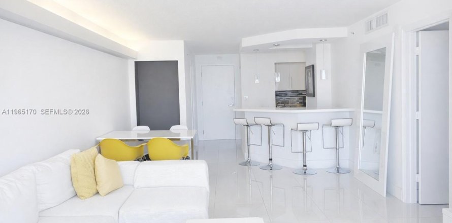Condominio en Miami Beach, Florida, 1 dormitorio  № 2028271
