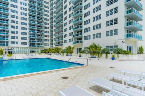 Condominio en venta en Miami Beach, Florida, 1 dormitorio, 75.44 m2 № 2028271 - foto 30