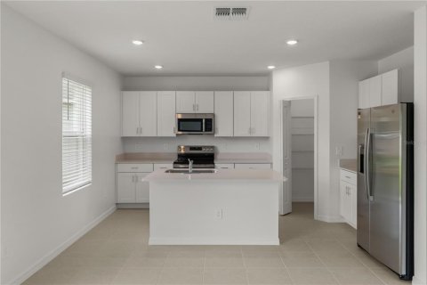 House in Dade City, Florida 5 bedrooms, 227.7 sq.m. № 1907432 - photo 16