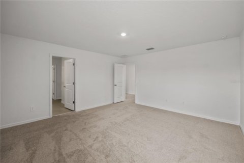 House in Dade City, Florida 5 bedrooms, 227.7 sq.m. № 1907432 - photo 24