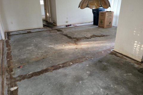 House in Bradenton, Florida 2 bedrooms, 118.08 sq.m. № 1846932 - photo 5