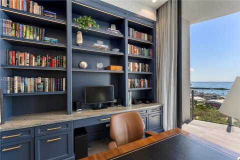 Condo in Miami, Florida, 4 bedrooms  № 1922661 - photo 14