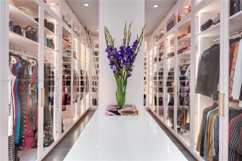 Condo in Miami, Florida, 4 bedrooms  № 1922661 - photo 8