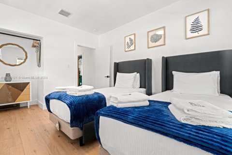 Casa en alquiler en Miami, Florida, 3 dormitorios, 110.74 m2 № 1945049 - foto 9