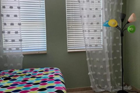 Снять в аренду кондоминиум в Халландейл-Бич, Флорида 2 спальни, 124.77м2, № 1979631 - фото 29