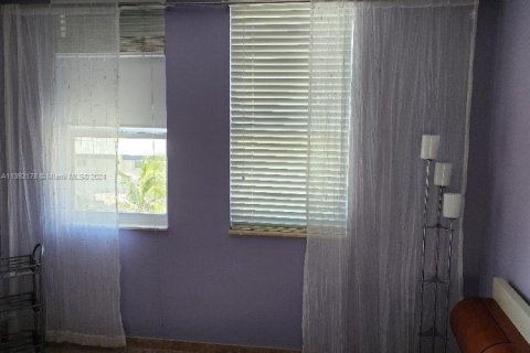 Снять в аренду кондоминиум в Халландейл-Бич, Флорида 2 спальни, 124.77м2, № 1979631 - фото 24