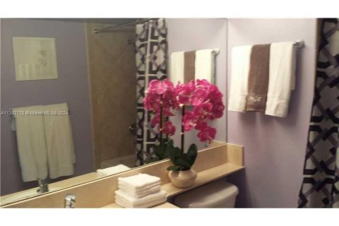 Снять в аренду кондоминиум в Халландейл-Бич, Флорида 2 спальни, 124.77м2, № 1979631 - фото 27