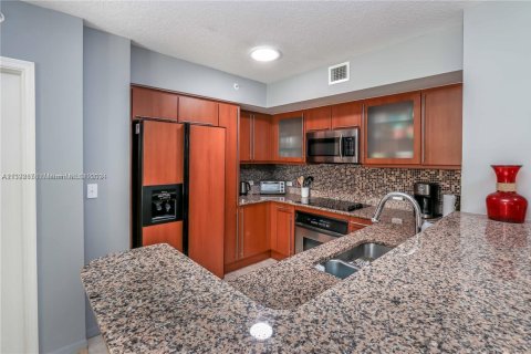 Снять в аренду кондоминиум в Халландейл-Бич, Флорида 2 спальни, 124.77м2, № 1979631 - фото 16