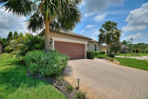 House in Davenport, Florida 3 bedrooms, 178.93 sq.m. № 1757945 - photo 2