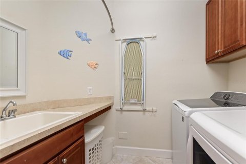 House in Davenport, Florida 3 bedrooms, 178.93 sq.m. № 1757945 - photo 26