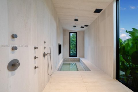 Купить виллу или дом в Саут-Майами, Флорида 3 спальни, 337.7м2, № 1972628 - фото 12