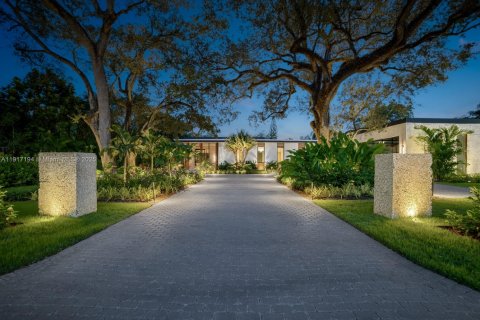 Купить виллу или дом в Саут-Майами, Флорида 3 спальни, 337.7м2, № 1972628 - фото 1